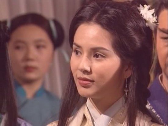 女星古装同角色美貌PK：郑爽艳俗杨幂娇嫩佟丽娅惊艳