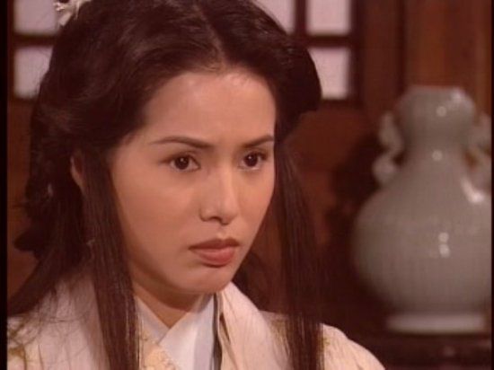 女星古装同角色美貌PK：郑爽艳俗杨幂娇嫩佟丽娅惊艳