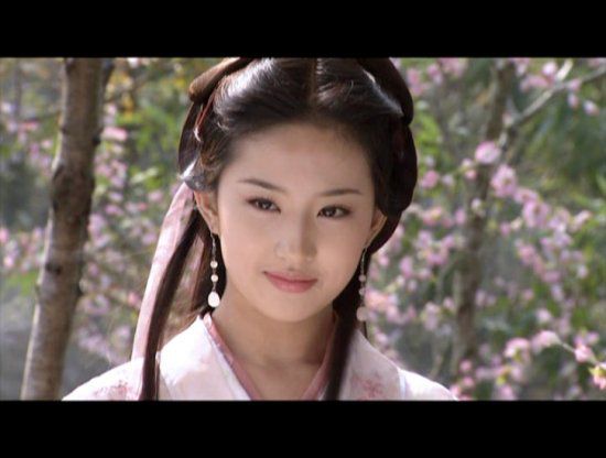 女星古装同角色美貌PK：郑爽艳俗杨幂娇嫩佟丽娅惊艳