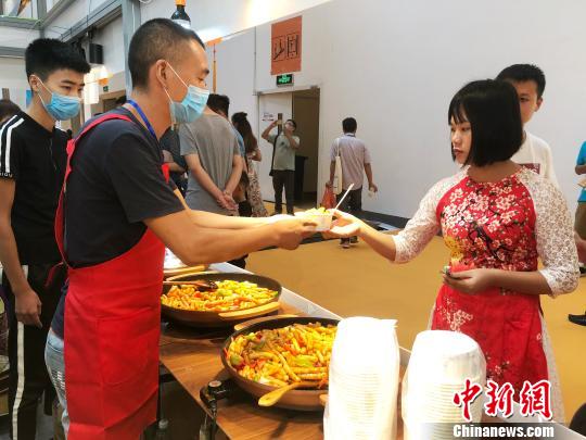 第24届“鲁台会”海峡两岸博览会开幕 台湾文创美食“吸睛”