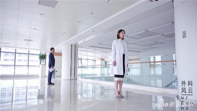 靳东白百何关系破冰 《外科风云》揭示人间百态