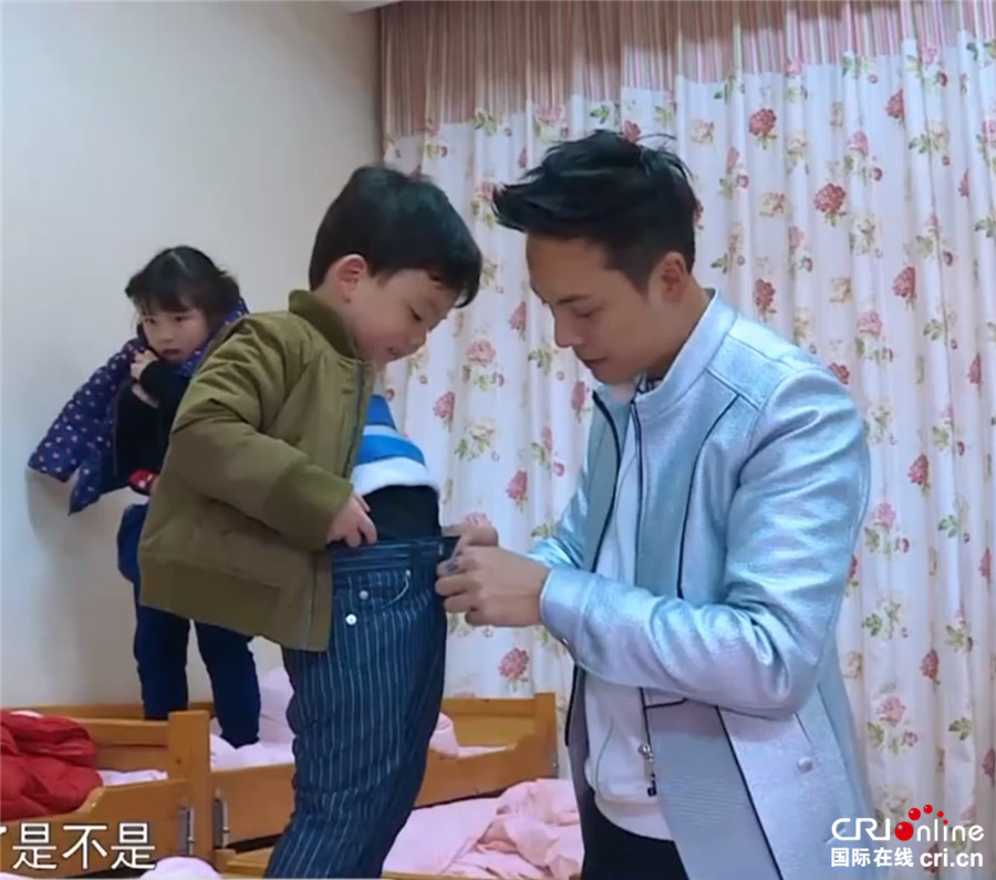 《奔跑吧》首秀 陈伟霆变身