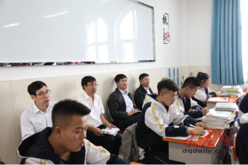 “开学第一周”大庆市教育局开展推门听课检查