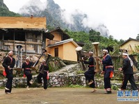 Tarian Gendang Huangni Tambahkan Warna kepada Kebudayaan Yao