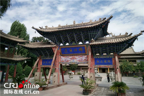 ר�塾����ͷ�������ʴ�����ͼ�ġ�������������--�߶˷�̸����CHINANEWS.�ƶ����������Ҵ�и��������������������ػ����߸�������ɫ����֮· �������򾭼ÿ��ٷ�չ