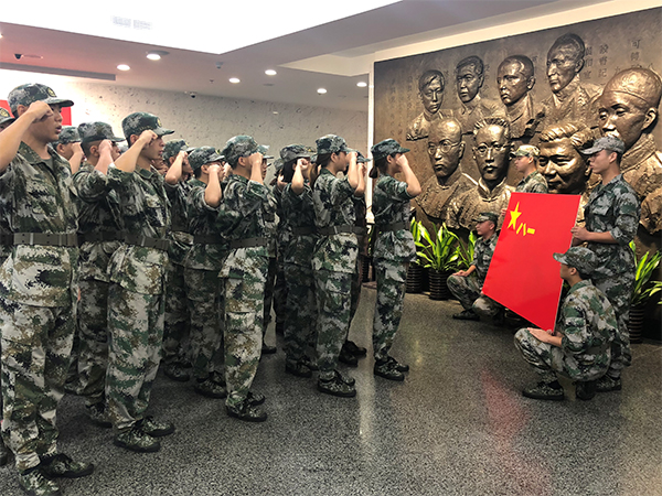 上海400新兵争抢45个西藏守边关名额