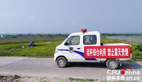 图片默认标题_fororder_开展秋季秸秆露天禁烧宣传活动