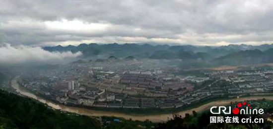 （导航成都，移动端）酒博会茅台推“喜宴”新品 多方位直播展现“酱香”魅力