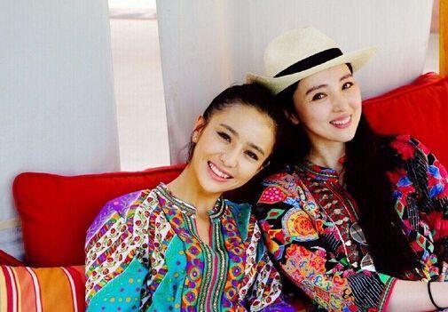 佟丽娅与董璇横店撞脸又撞衫 丫丫强作欢笑有心事