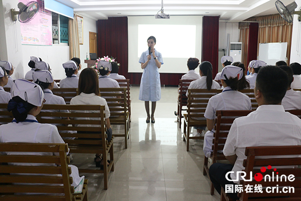 图片默认标题_fororder_培训现场--盐边县人民医院宣传科供图