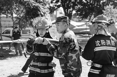 大学校园里的消防演练培训基地