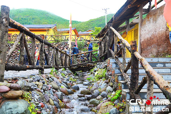 探寻峨边之美 中国当代作家齐聚乐山市峨边县开启"峨边发现之旅"