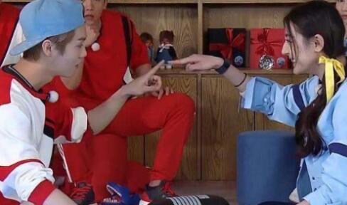 热巴倒贴鹿晗?跑男这组CP引起了两家粉丝大战