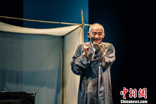 "济公"扮演者游本昌:演员就要"永无止境"