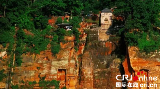 中国最大的摩崖石刻——乐山大佛