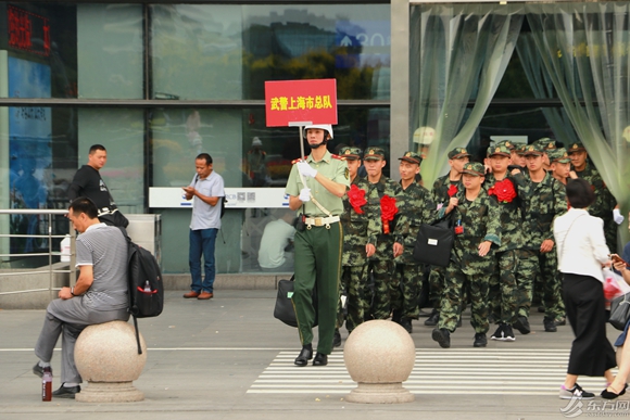上海武警迎来2018年首批新兵入营