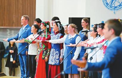 （头条-文字列表）四川青少年交流团重回“海洋”全俄儿童中心