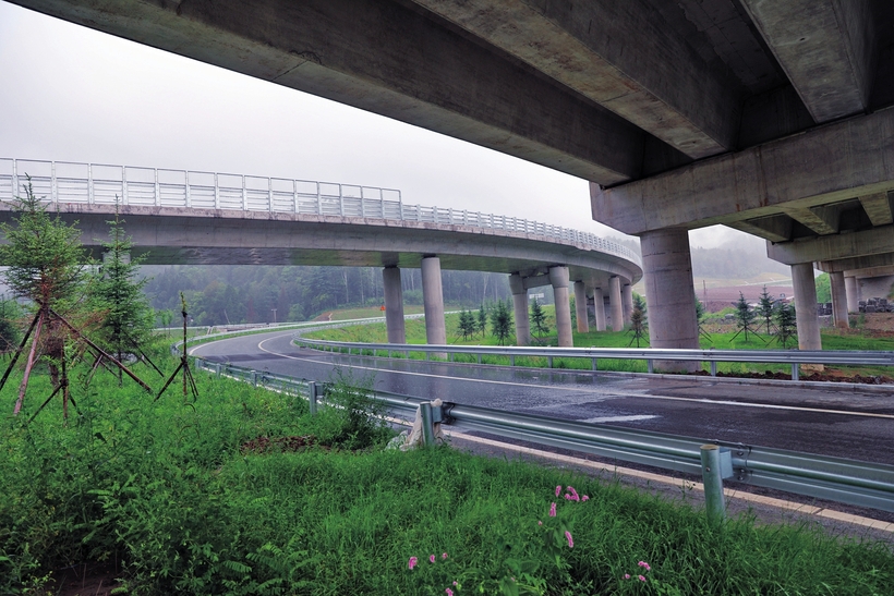 辉白高速公路将于10月末全线建成通车
