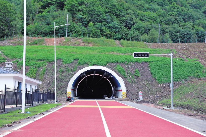 辉白高速公路将于10月末全线建成通车