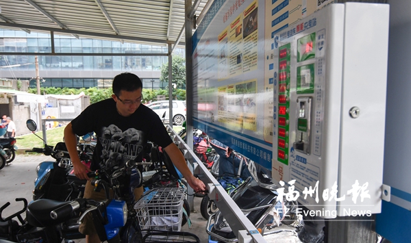 安全防火智能充电桩来了!超百小区引进这种设备 安全防火智能充电桩来了!超百小区引进这种设备