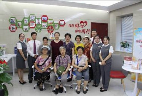 银发港湾 伴您同行——工商银行二里庄支行开启“工享驿站”