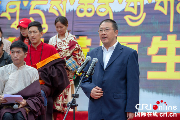 甘孜州人大常委会主任李康以及州文联,州文体广新局,县相关部门负责