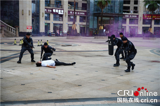 【法制安全】重庆涪陵警方开展反恐防暴拉动演练