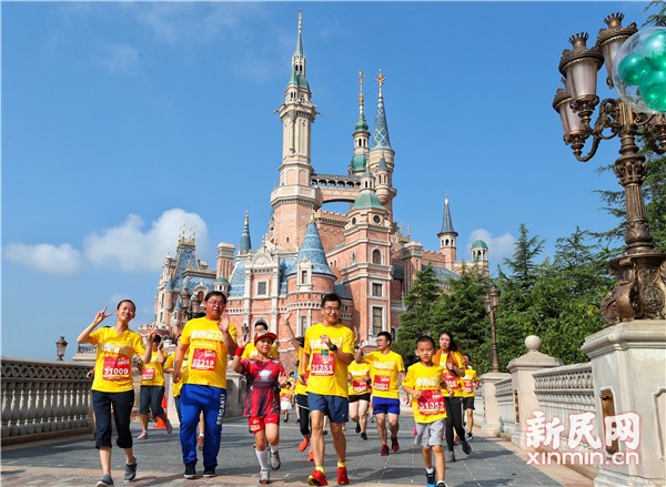世界上“最梦幻”的马拉松上海迪士尼开跑