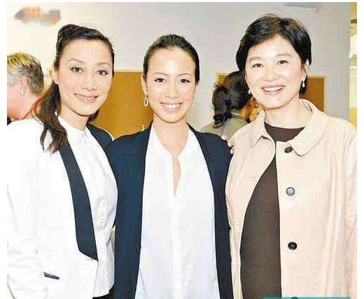 娱乐圈同父异母的孩子长太像 房祖名与小龙女鼻子大