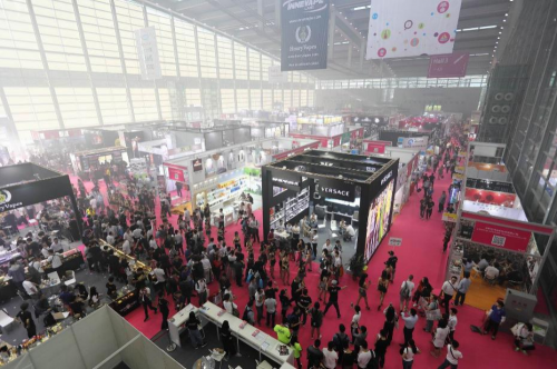 中国电子烟行业委员会携手励展华博,十月深圳举办电子烟论坛 中国电子烟行业委员会携手励展华博,十月深圳举办电子烟论坛