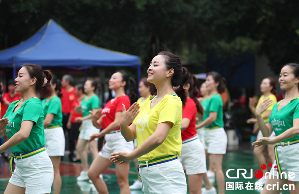 图片默认标题_fororder_华蓥老区人民舞动新生活[2]