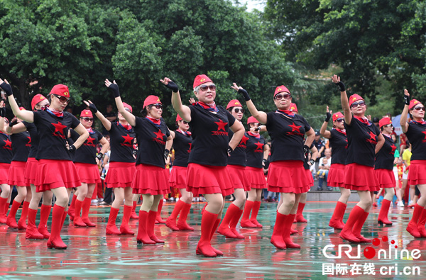 图片默认标题_fororder_华蓥老区人民舞动新生活[1]