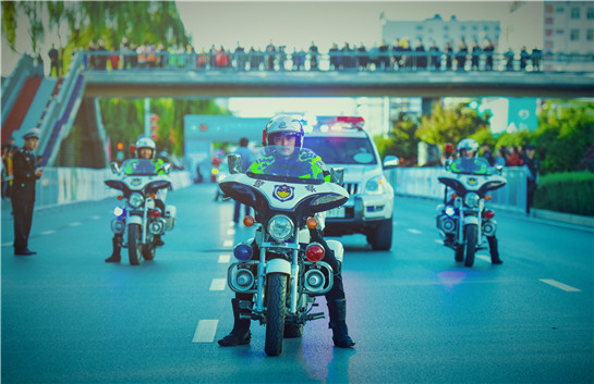 榆林市公安局交警支队圆满完成2018榆林国际马拉松道路交通安保任务