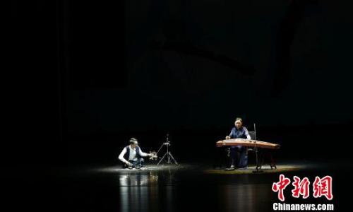 香港“敦煌迷”组乐团传播莫高窟壁画古乐