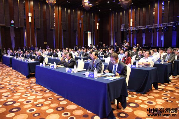 聚焦“新时代两岸经贸合作新机遇” 2018两岸新经济论坛在京举办