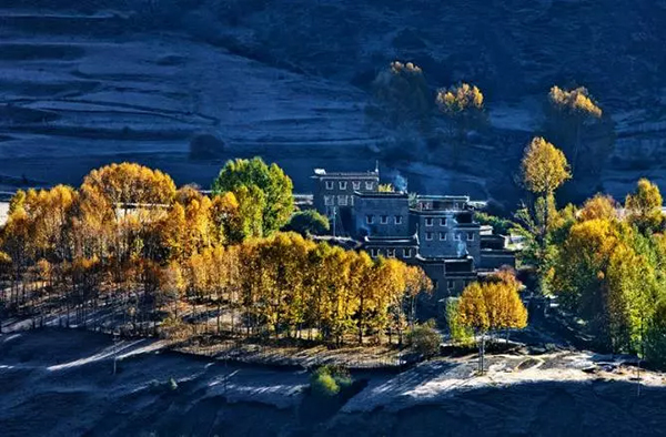 图片默认标题_fororder_2、新都桥风光（甘孜州旅游发展委员会-供图）