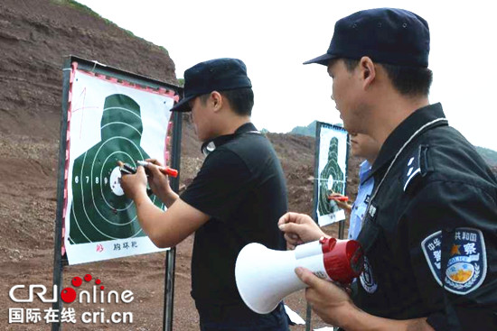【法制安全】重庆垫江公安民警开展射击训练 提升实战技能