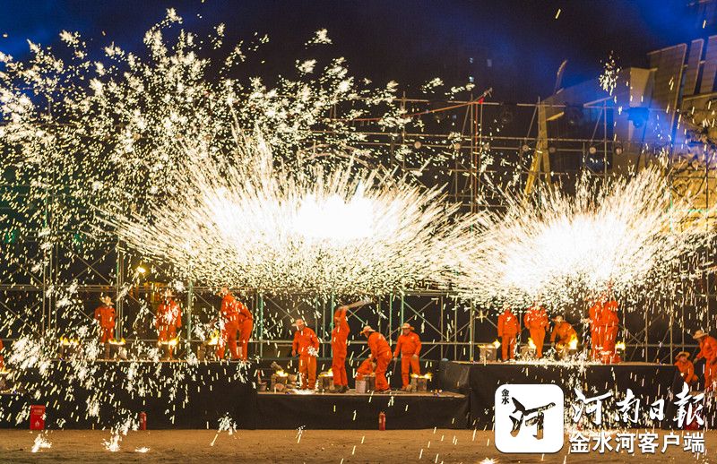 민간의 불꽃쇼 "타철화" 중국중앙방송국 설맞이 공연무대 등장