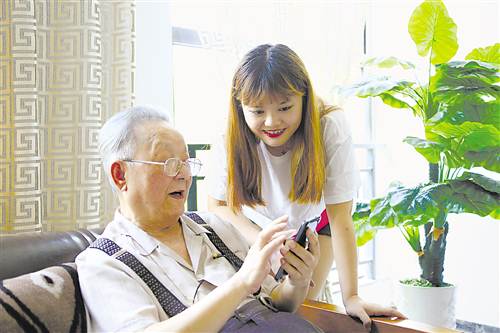 【聚焦重庆】为民爱民新实践 重庆民政加油干