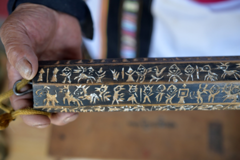 （导航成都）探秘与野生大熊猫混居的深山部落：“国宝”就在你家房前遛弯