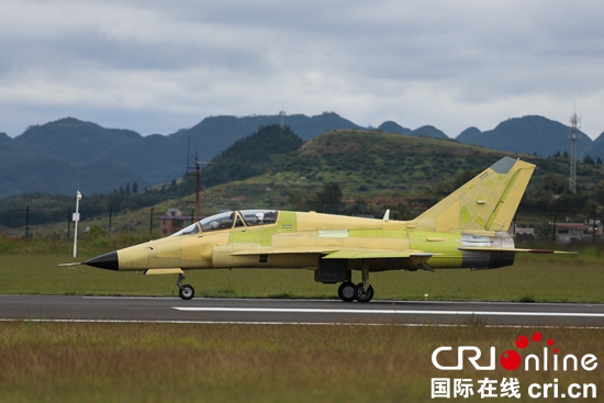 （急稿）首架FTC-2000G战斗机在贵州安顺首飞成功