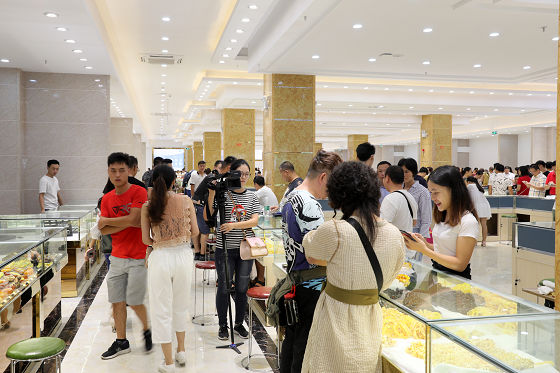 松林琥珀交易中心盛大开业 松林琥珀交易中心盛大开业