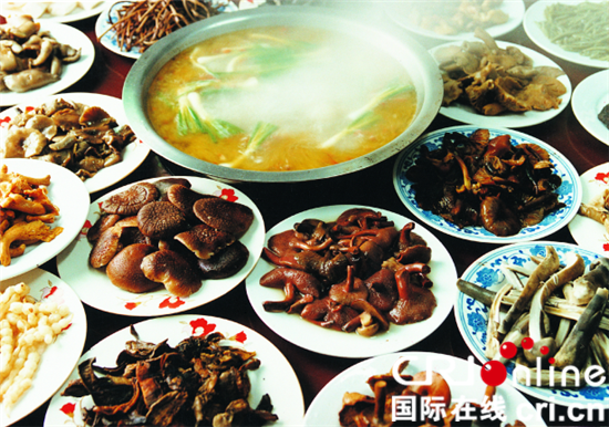 石柱土家野生菌宴难得的口福.供图 谭华祥