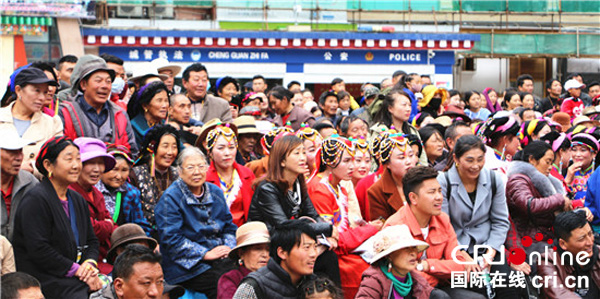 图片默认标题_fororder_1、活动现场座无虚席