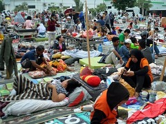 印尼强震及海啸致832人死亡 伤亡人数或继续增加_fororder_CqgNOluwHtWAUHwpAAAAAAAAAAA243.980x651