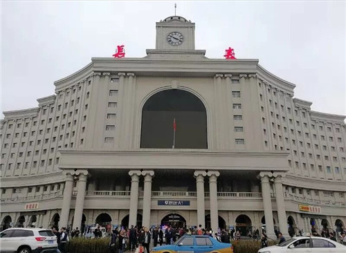 长春站南1出站口开放