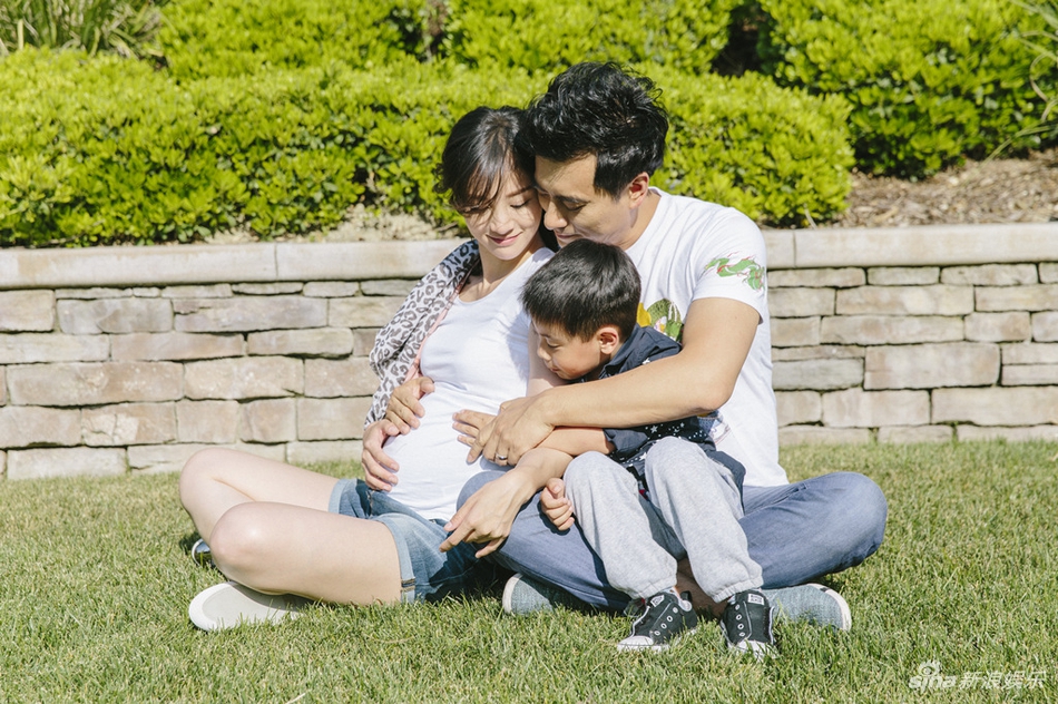 陈龙章龄之二胎孕照曝光！一家四口幸福同框