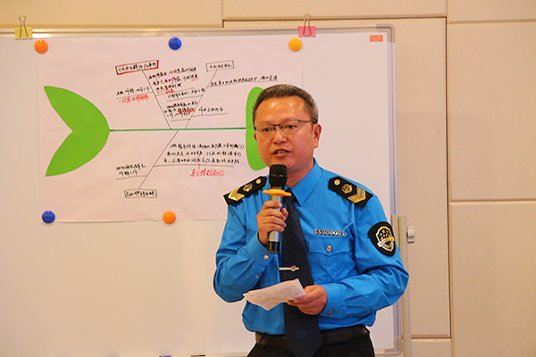 图片默认标题_fororder_3工作组向指挥部汇报情况