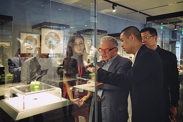 国际古董大咖埃斯卡纳齐再访上海宝库艺术中心