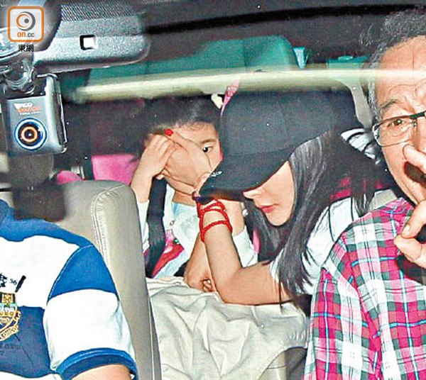 杨幂刘恺威亲家大团圆 三代同堂陪小糯米过生日